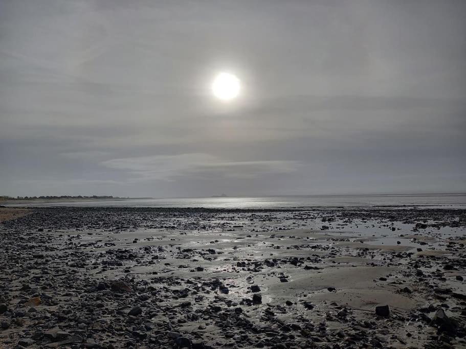Maison Vue Sur Le Mont Saint Michel Et Sa Baie Champeaux Exterior foto